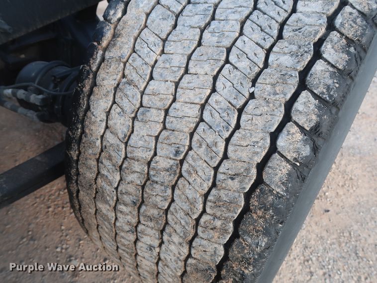 image for item HJ9356 2016 Freightliner Cascadia 125  semi truck