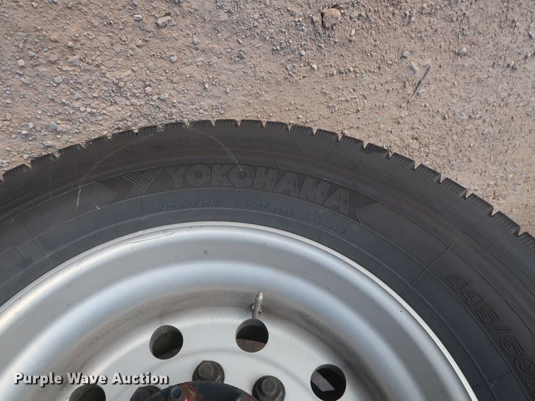 image for item HJ9356 2016 Freightliner Cascadia 125  semi truck