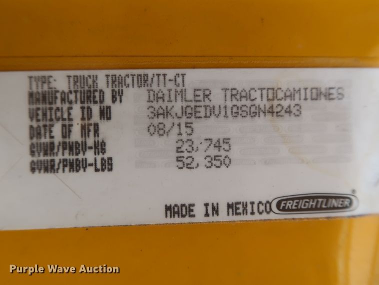 image for item HJ9356 2016 Freightliner Cascadia 125  semi truck