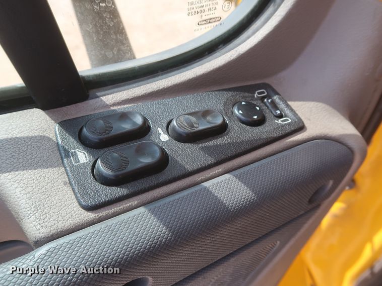 image for item HJ9357 2017 Freightliner Cascadia 125  semi truck