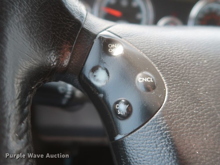 image for item HJ9357 2017 Freightliner Cascadia 125  semi truck