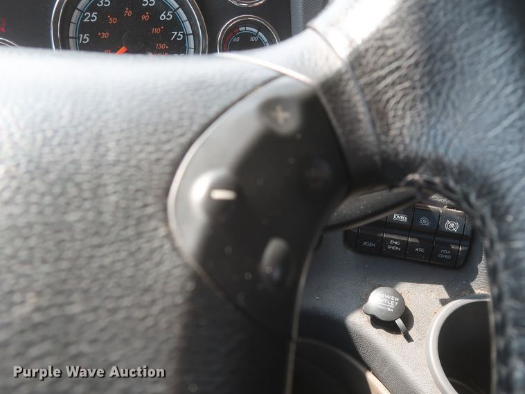 image for item HJ9357 2017 Freightliner Cascadia 125  semi truck