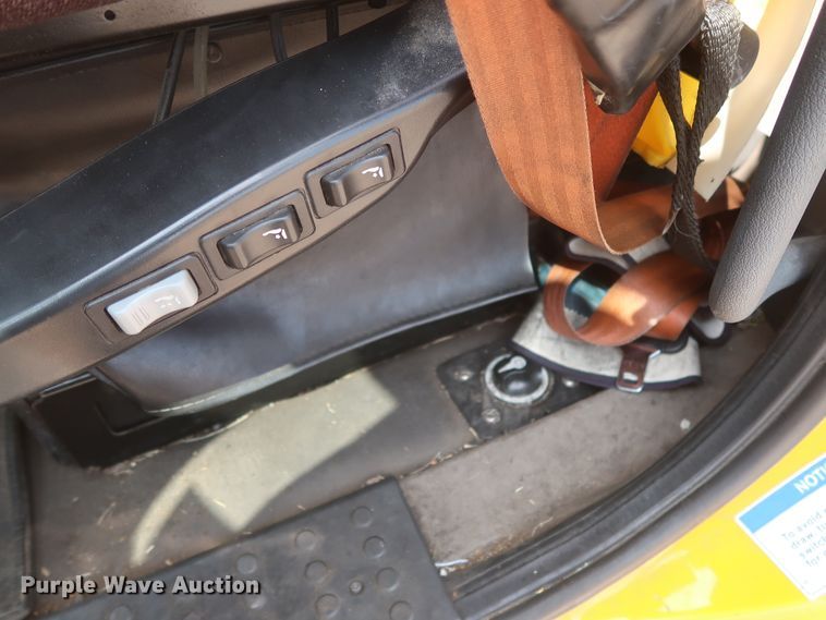 image for item HJ9357 2017 Freightliner Cascadia 125  semi truck