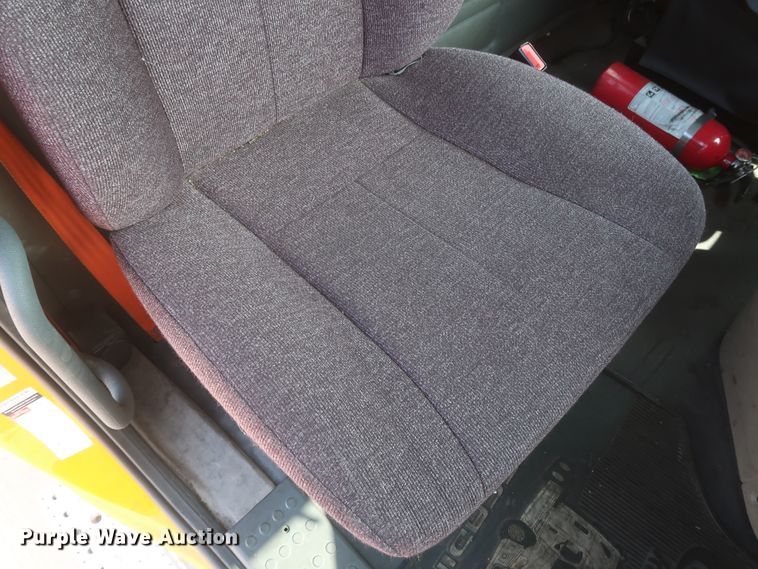 image for item HJ9357 2017 Freightliner Cascadia 125  semi truck