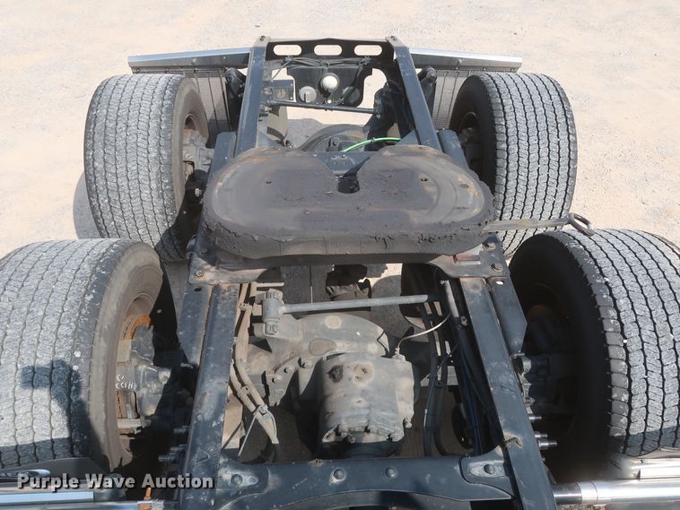 image for item HJ9357 2017 Freightliner Cascadia 125  semi truck