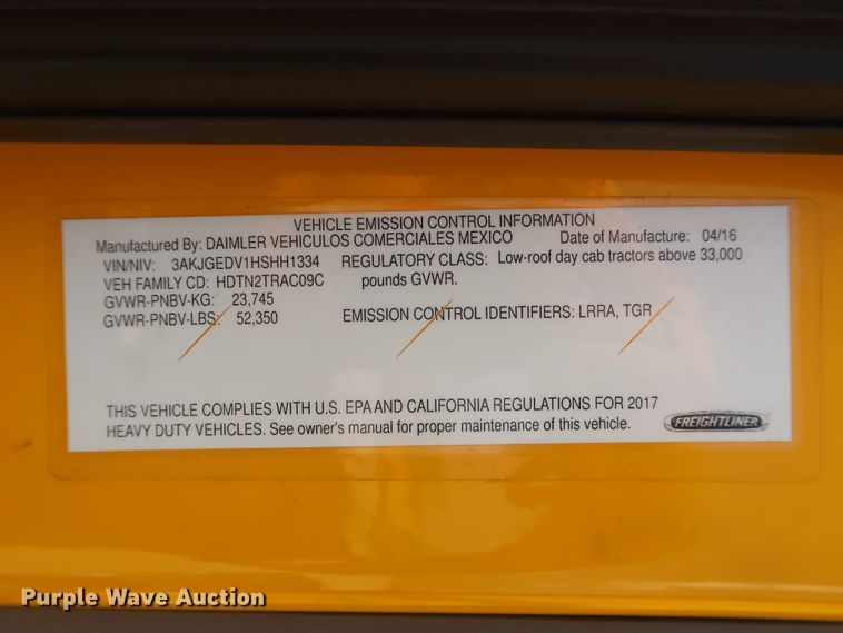 image for item HJ9357 2017 Freightliner Cascadia 125  semi truck