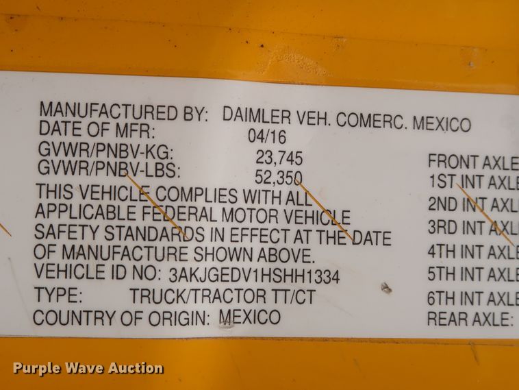 image for item HJ9357 2017 Freightliner Cascadia 125  semi truck