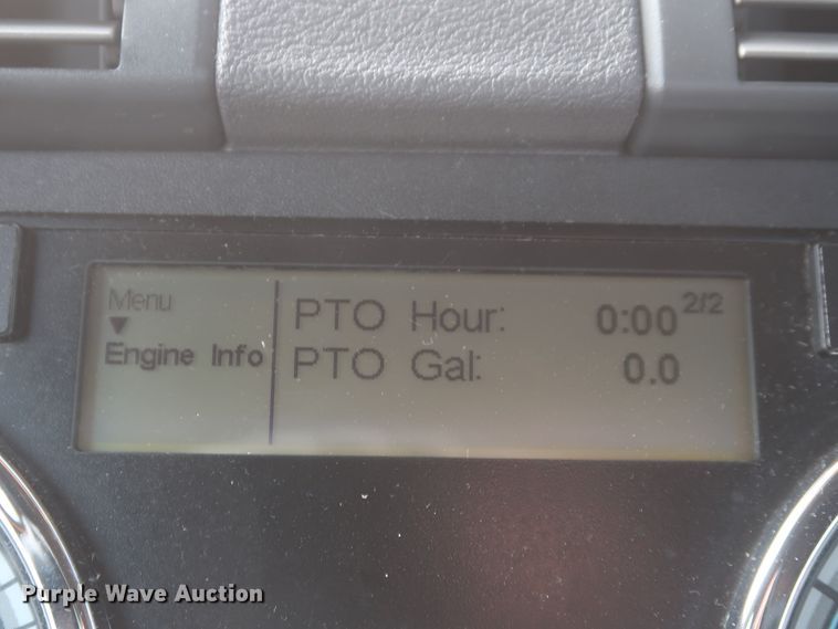 image for item HJ9358 2018 Freightliner Cascadia 125  semi truck