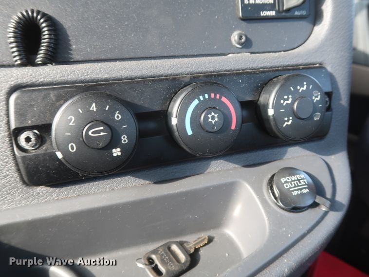 image for item HJ9358 2018 Freightliner Cascadia 125  semi truck