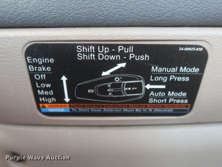 image for item HJ9358 2018 Freightliner Cascadia 125  semi truck