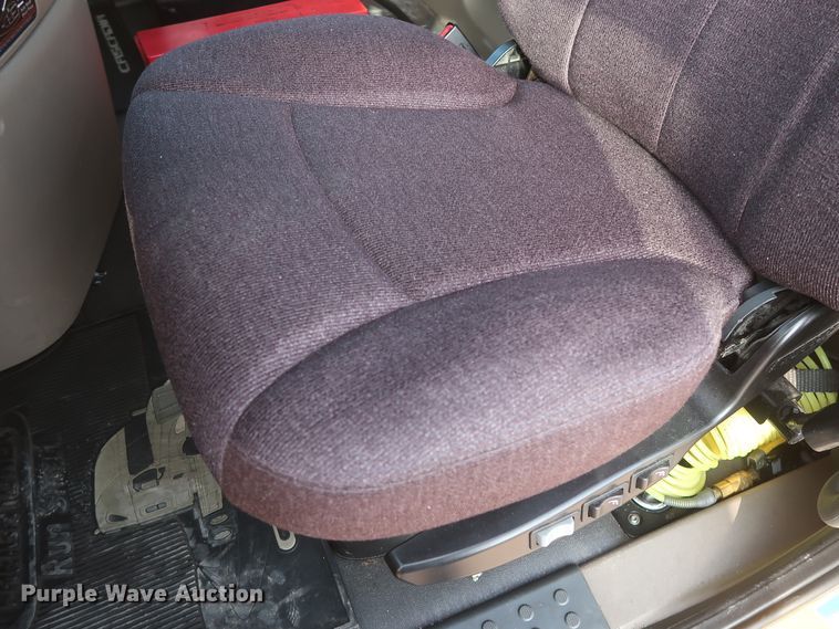 image for item HJ9358 2018 Freightliner Cascadia 125  semi truck