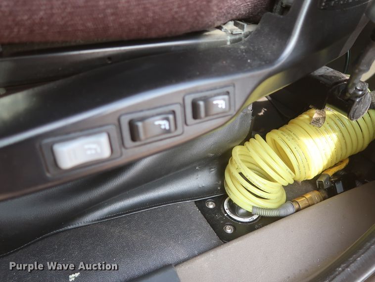 image for item HJ9358 2018 Freightliner Cascadia 125  semi truck