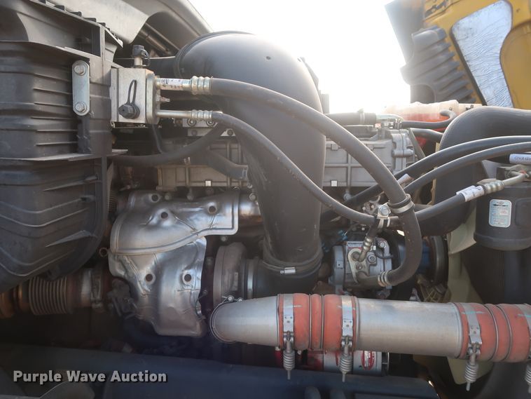 image for item HJ9358 2018 Freightliner Cascadia 125  semi truck