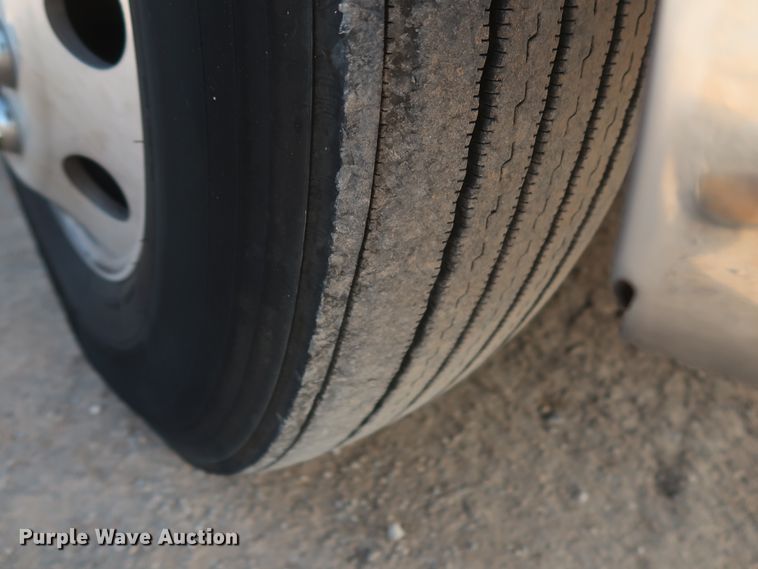 image for item HJ9358 2018 Freightliner Cascadia 125  semi truck