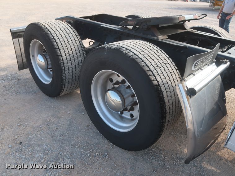 image for item HJ9358 2018 Freightliner Cascadia 125  semi truck