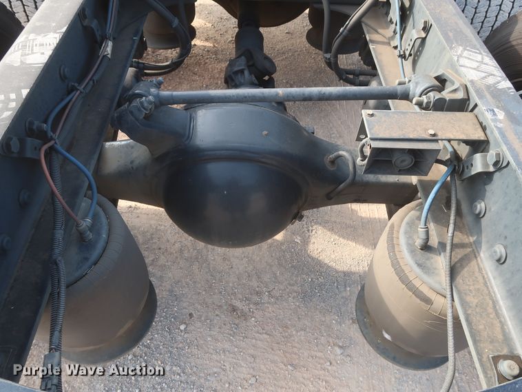 image for item HJ9358 2018 Freightliner Cascadia 125  semi truck