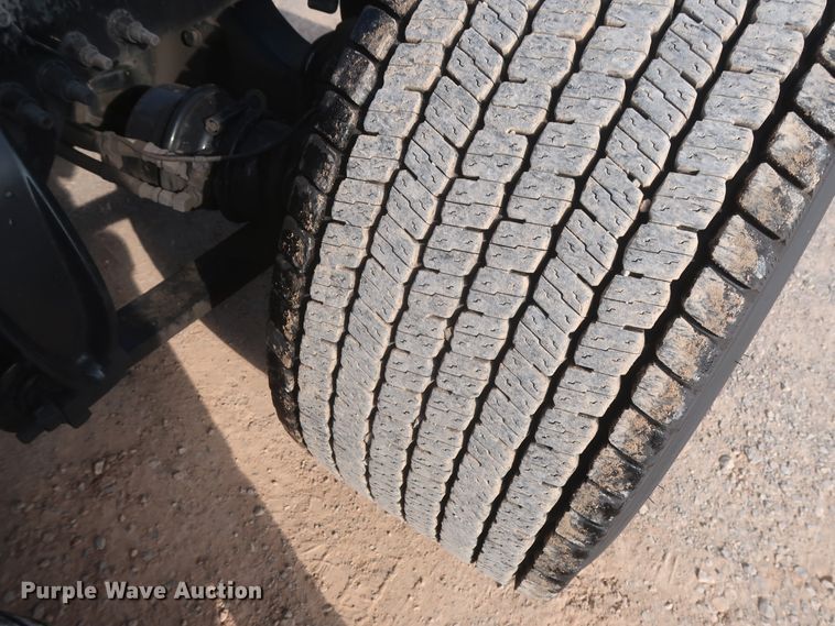 image for item HJ9358 2018 Freightliner Cascadia 125  semi truck