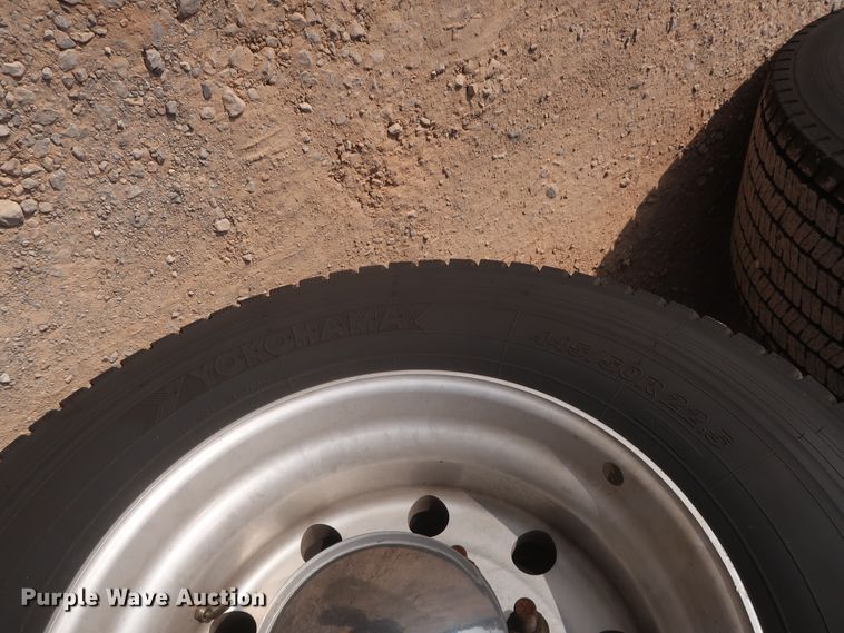 image for item HJ9358 2018 Freightliner Cascadia 125  semi truck