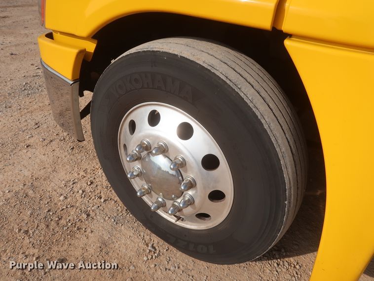 image for item HJ9358 2018 Freightliner Cascadia 125  semi truck