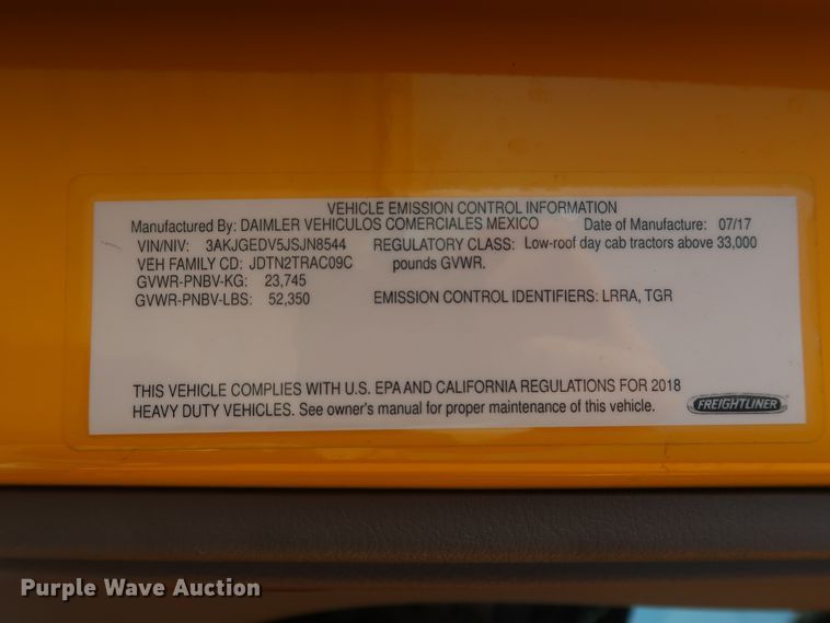 image for item HJ9358 2018 Freightliner Cascadia 125  semi truck