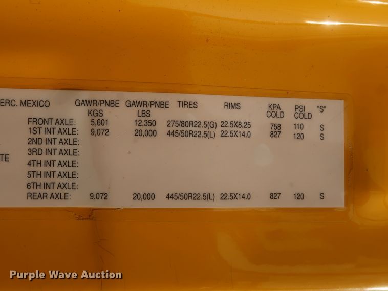 image for item HJ9358 2018 Freightliner Cascadia 125  semi truck