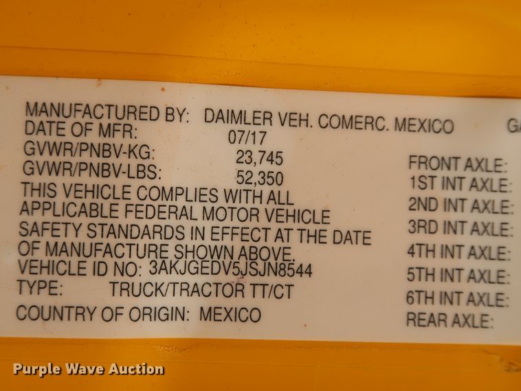 image for item HJ9358 2018 Freightliner Cascadia 125  semi truck