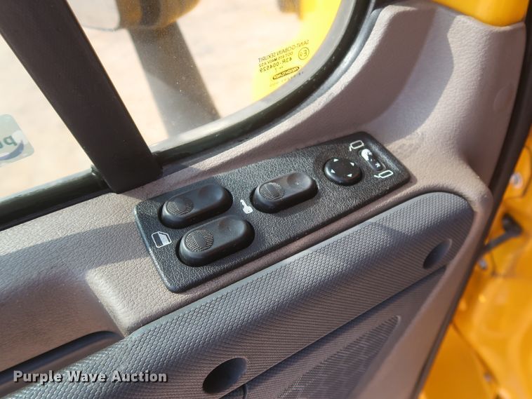 image for item HJ9359 2018 Freightliner Cascadia 125  semi truck