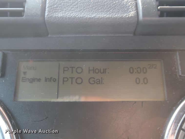 image for item HJ9359 2018 Freightliner Cascadia 125  semi truck