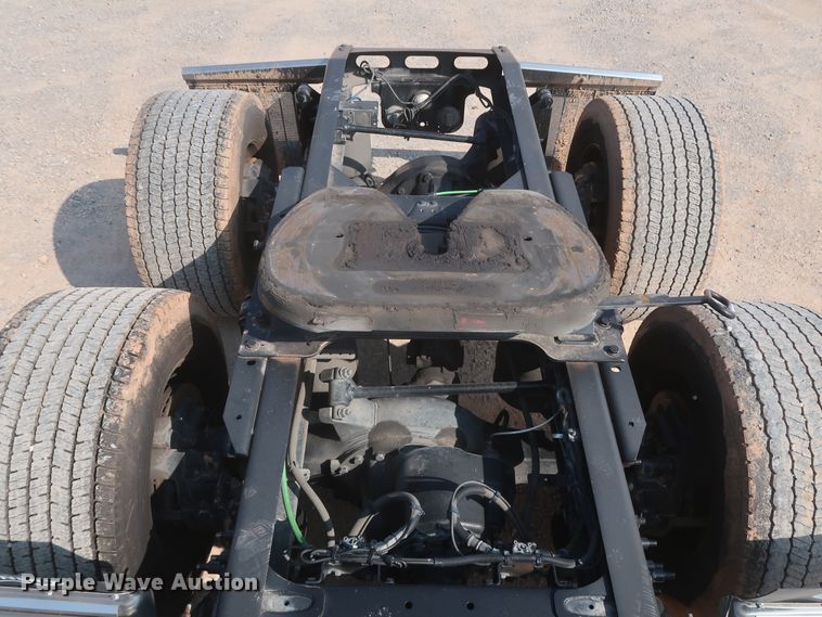 image for item HJ9359 2018 Freightliner Cascadia 125  semi truck