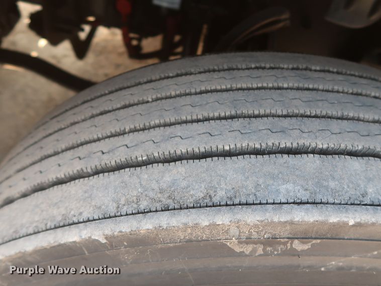 image for item HJ9359 2018 Freightliner Cascadia 125  semi truck