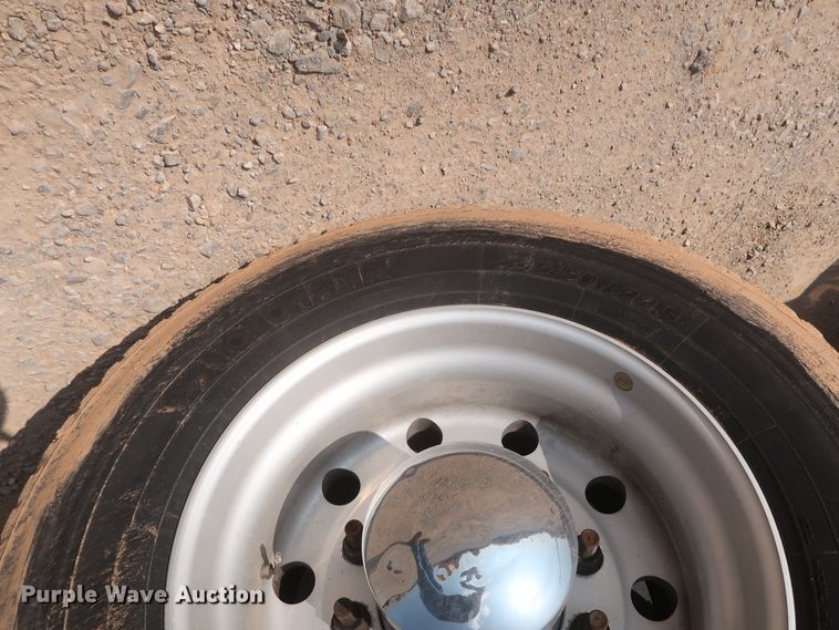 image for item HJ9359 2018 Freightliner Cascadia 125  semi truck