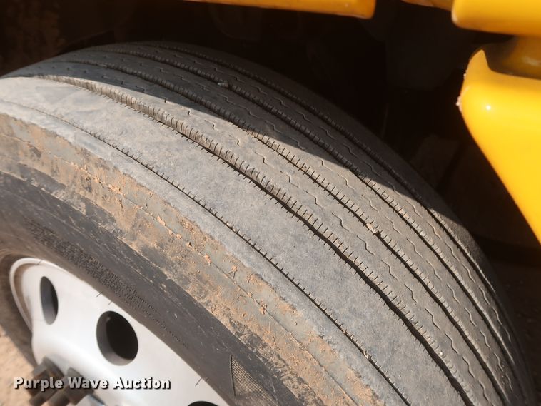 image for item HJ9359 2018 Freightliner Cascadia 125  semi truck