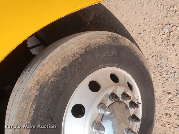 image for item HJ9359 2018 Freightliner Cascadia 125  semi truck