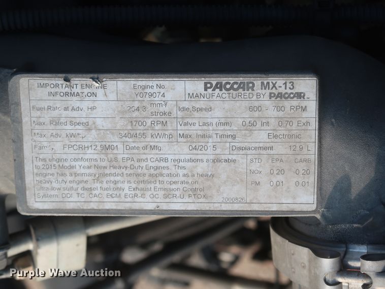 image for item HJ9361 2016 Peterbilt 579  semi truck