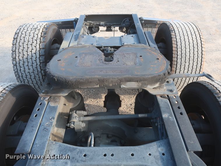 image for item HJ9361 2016 Peterbilt 579  semi truck