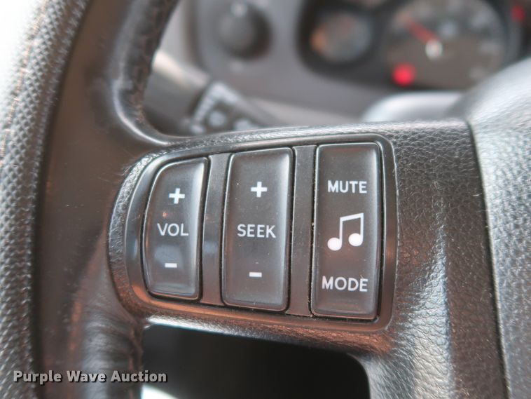 image for item HJ9362 2016 Peterbilt 579  semi truck