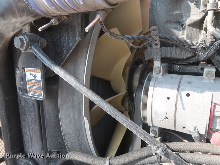 image for item HJ9362 2016 Peterbilt 579  semi truck