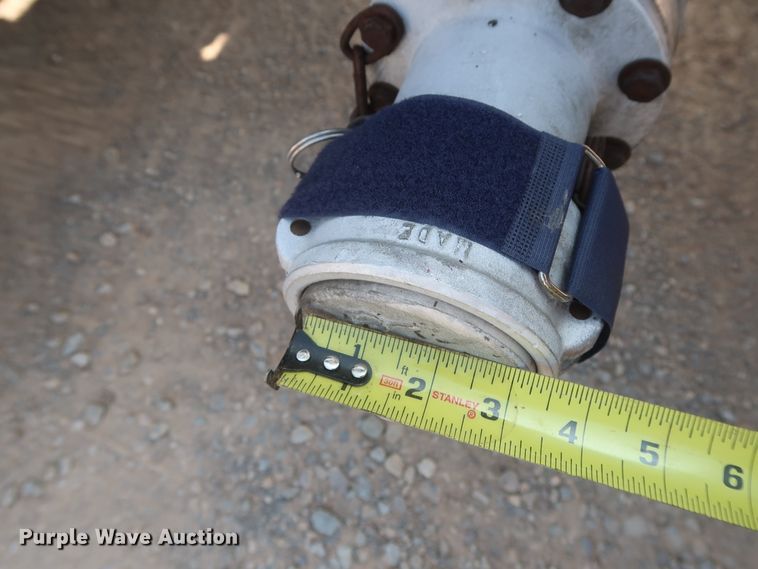 image for item HJ9362 2016 Peterbilt 579  semi truck