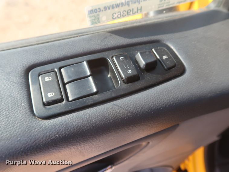 image for item HJ9363 2017 Peterbilt 579  semi truck