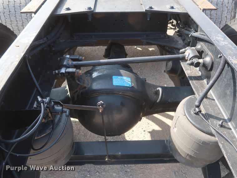 image for item HJ9363 2017 Peterbilt 579  semi truck