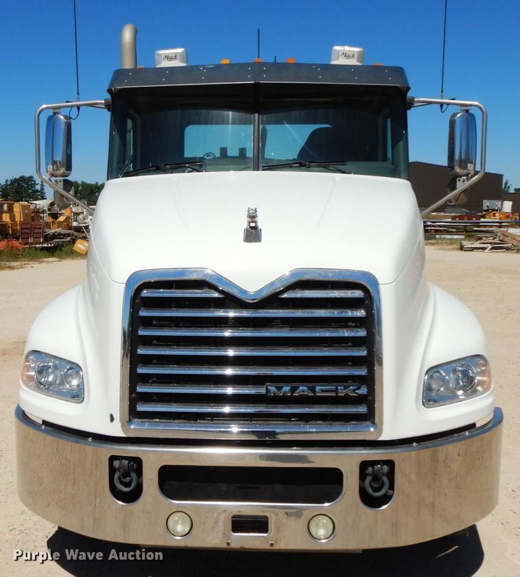 image for item HJ9614 2011 Mack CXU613  semi truck