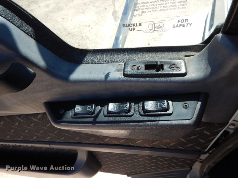 image for item HJ9614 2011 Mack CXU613  semi truck