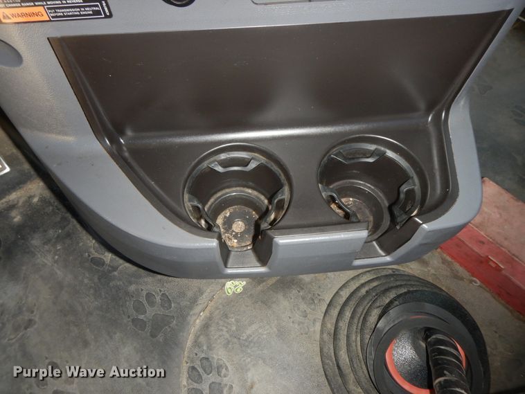 image for item HJ9614 2011 Mack CXU613  semi truck