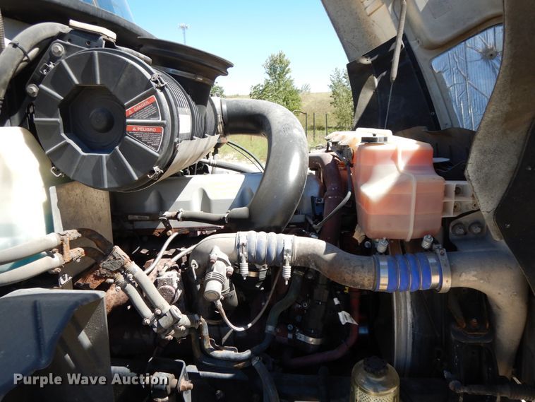 image for item HJ9614 2011 Mack CXU613  semi truck