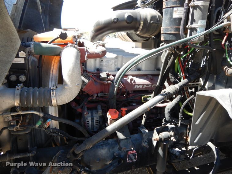 image for item HJ9614 2011 Mack CXU613  semi truck