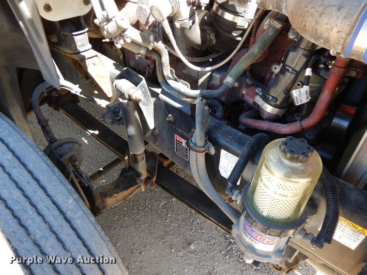 image for item HJ9614 2011 Mack CXU613  semi truck