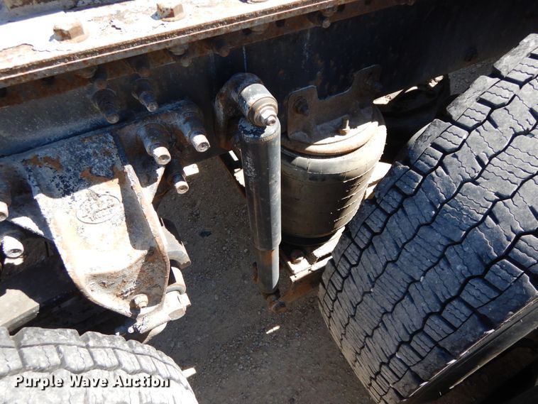 image for item HJ9614 2011 Mack CXU613  semi truck