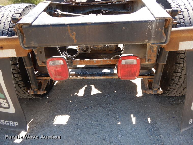 image for item HJ9614 2011 Mack CXU613  semi truck