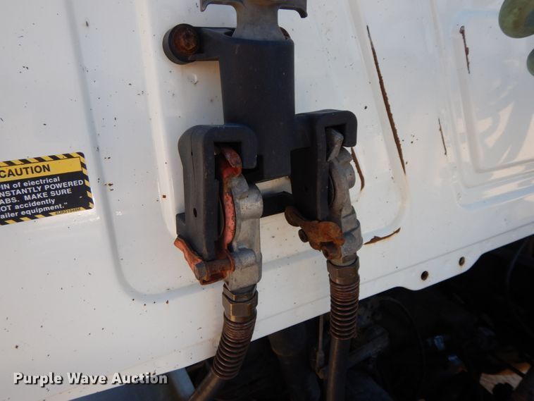 image for item HJ9614 2011 Mack CXU613  semi truck