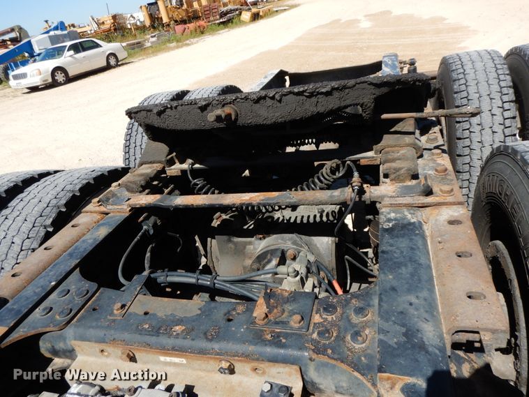 image for item HJ9614 2011 Mack CXU613  semi truck